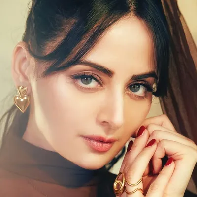 Zoya Afroz profile