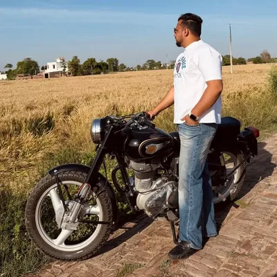 ZUBER SIDDIQUI ๐ญ profile