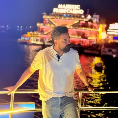 Zubin Khann profile