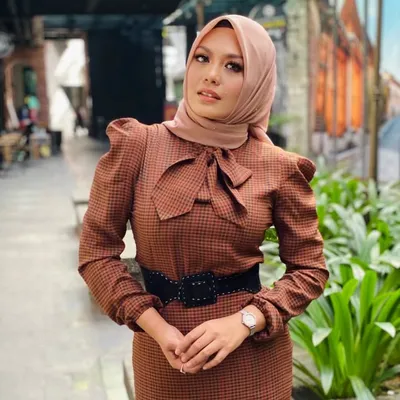 Zulin Aziz profile