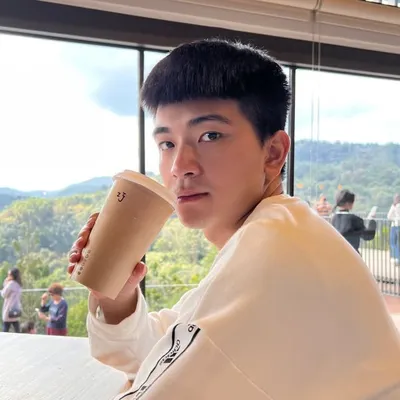 Dustin 倫倫 profile
